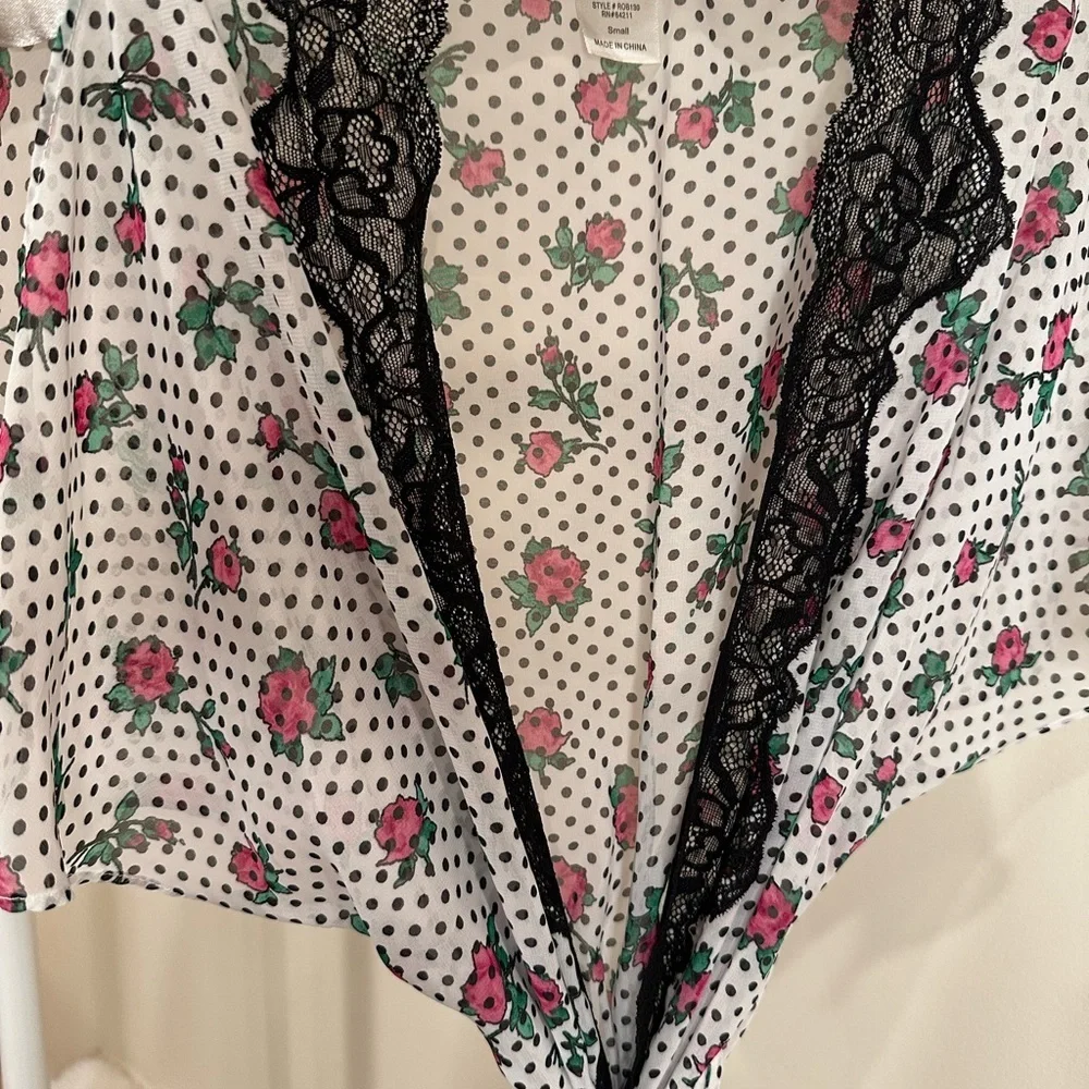 In Bloom Floral and Polka Dot Kimono Robe-no tag but never was used - Picture 2 of 5